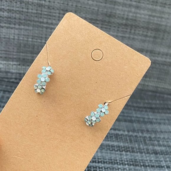 🌸3/$15🌸 New Flowers Fashion Clip Earring - Picture 1 of 6